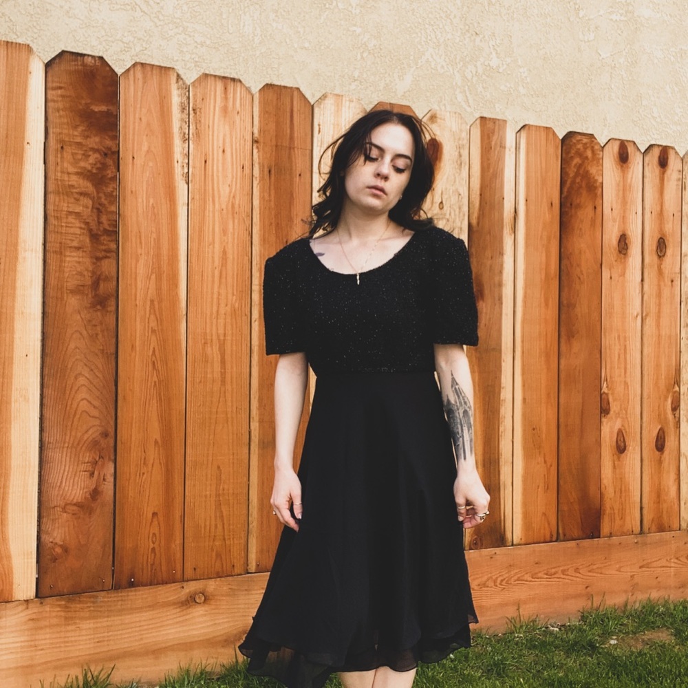 Vintage beaded dress. - Picture 5 of 10
